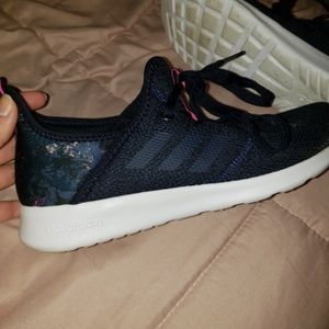 Adidas Cloudfoam shoes 9.5